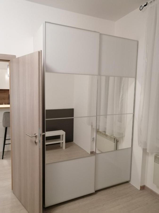 Evita Apartment Karlovac Exterior foto